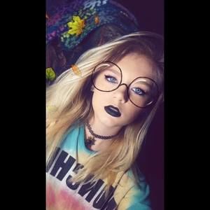 Meet your Posher, Keyla